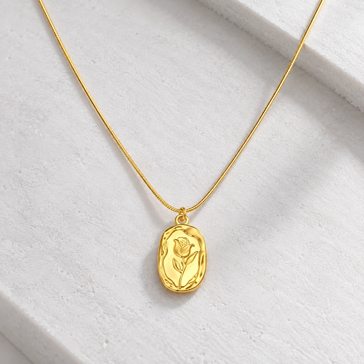 Gold rose pendant necklace for women